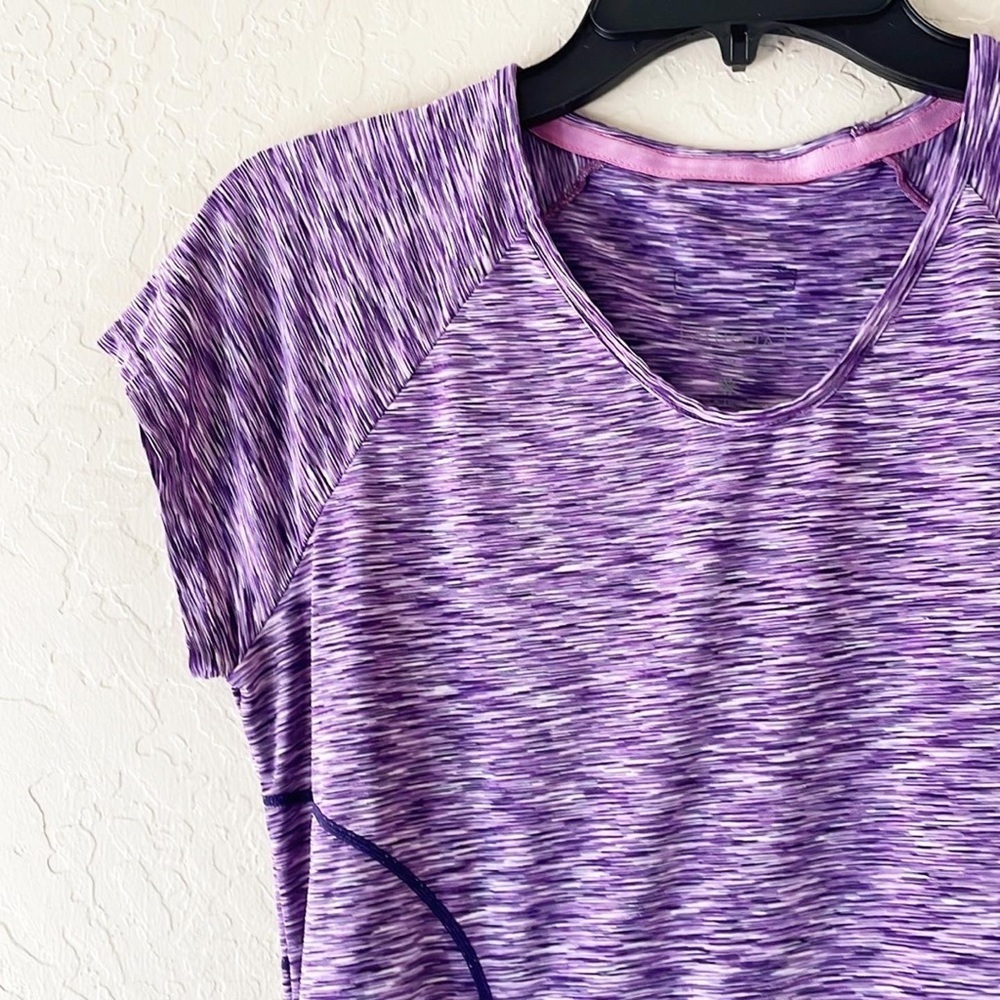 🌿Final Sale Athleta V Neck Athletic Shirt - Picture 4 of 9